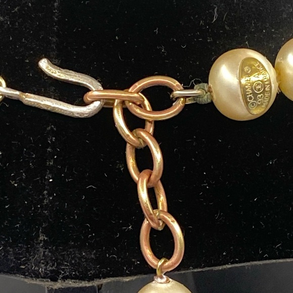 CHANEL Cream Pearl Necklace Timeless Sophistication Circa 93 - Picture 4 of 10